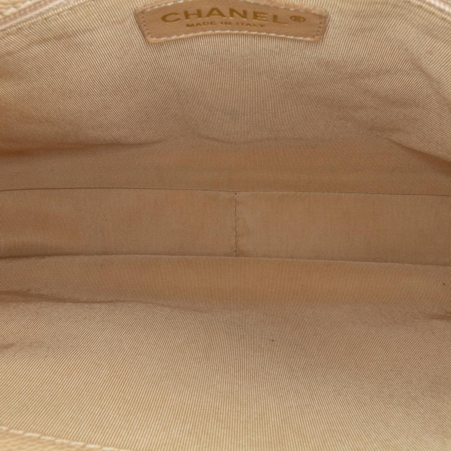 Chanel Caviar Grand Shopping Tote (SHG-V5TxH5)