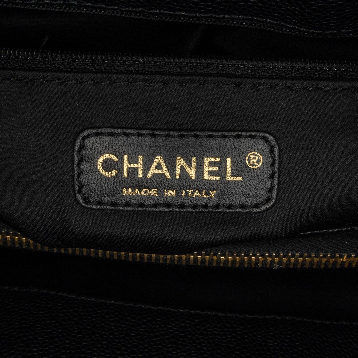 Chanel Caviar Grand Shopping Tote (SHG-LW8TUu)