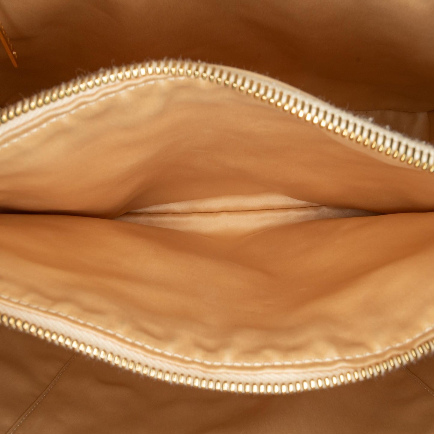 Chanel Caviar Grand Shopping Tote (SHG-wZDrX3)