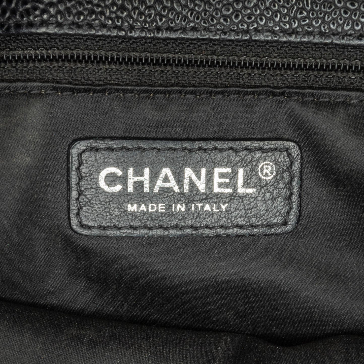 Chanel Caviar Grand Shopping Tote (SHG-WmeyV6)