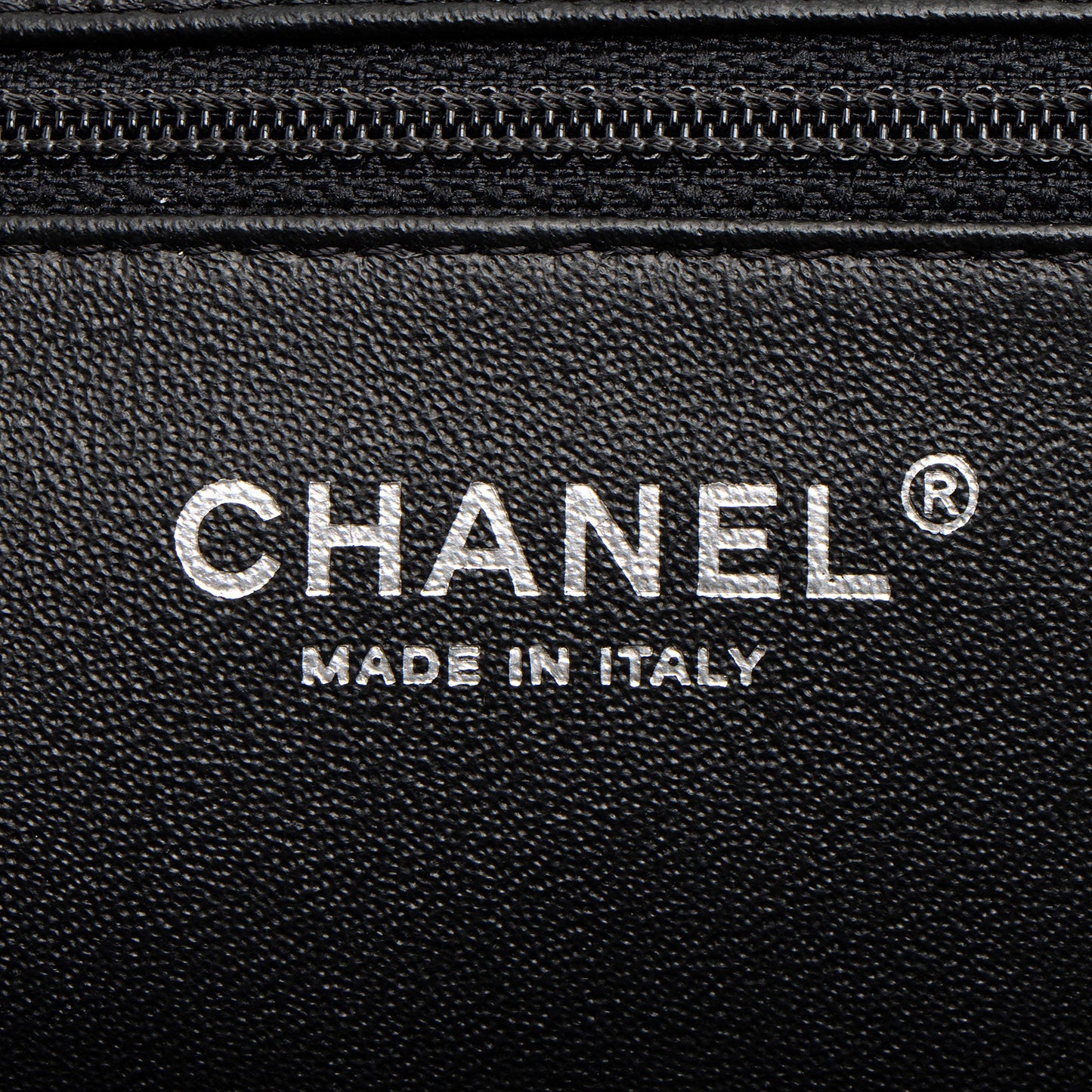 Chanel Caviar Leather CC Frame Clutch (SHF-sS7xNc)