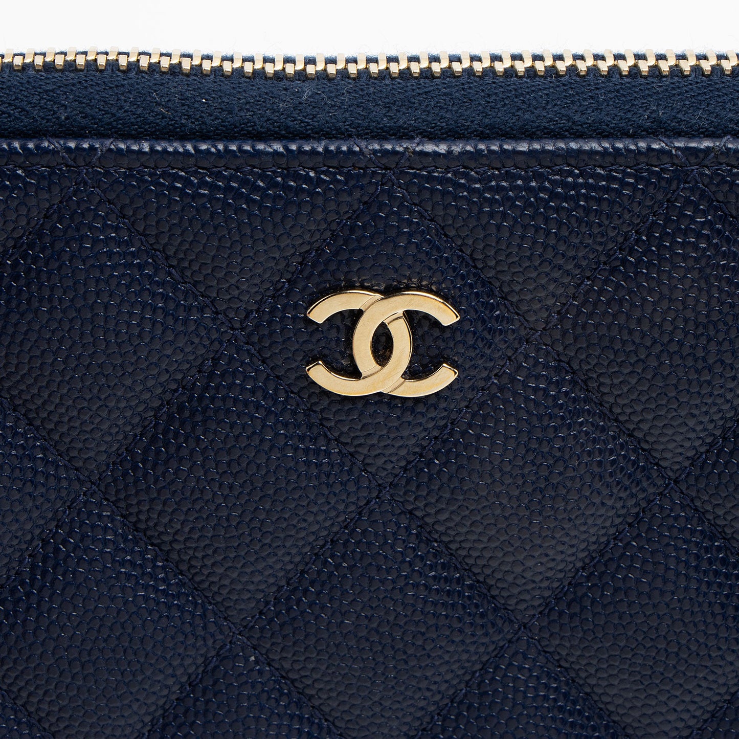 Chanel Caviar Leather CC Zip Around Wallet (SHF-dr4Upy)