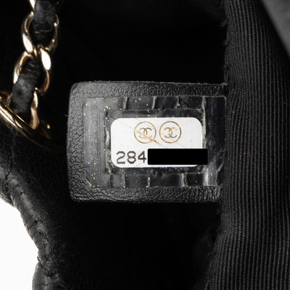 Chanel Caviar Leather Rolled Up Drawstring Bucket Bag (SHF-9VaoLU)