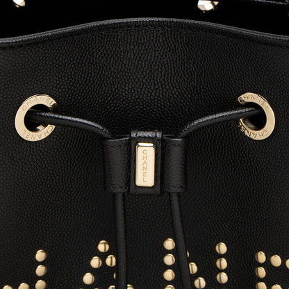 Chanel Caviar Leather Studded CC Deauville Bucket Bag (SHF-LVIad7)