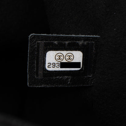 Chanel Caviar Leather Studded CC Deauville Bucket Bag (SHF-LVIad7)