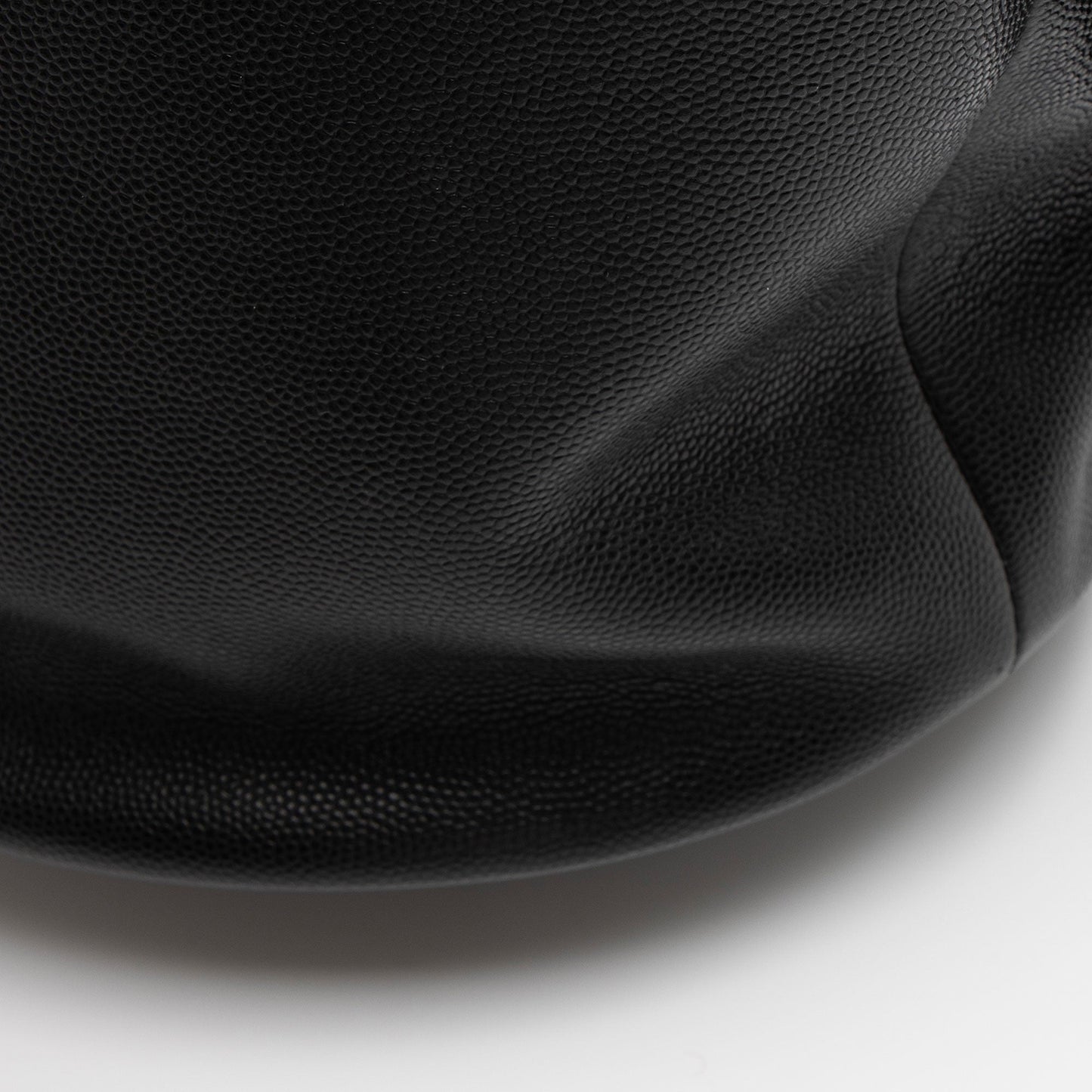 Chanel Caviar Leather Studded CC Deauville Bucket Bag (SHF-LVIad7)