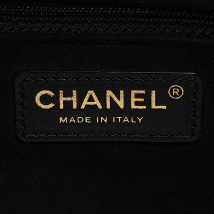 Chanel Caviar Leather Studded CC Deauville Bucket Bag (SHF-LVIad7)