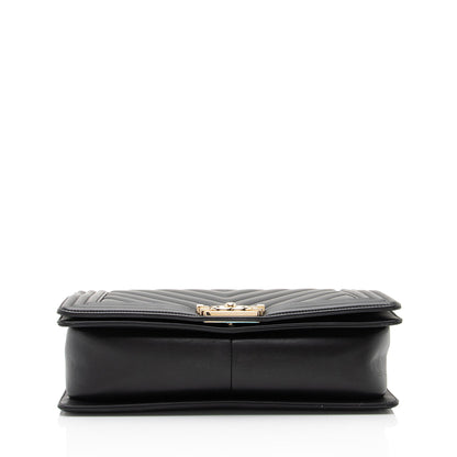 Chanel Chevron Lambskin New Medium Boy Bag (SHF-KOMM25)