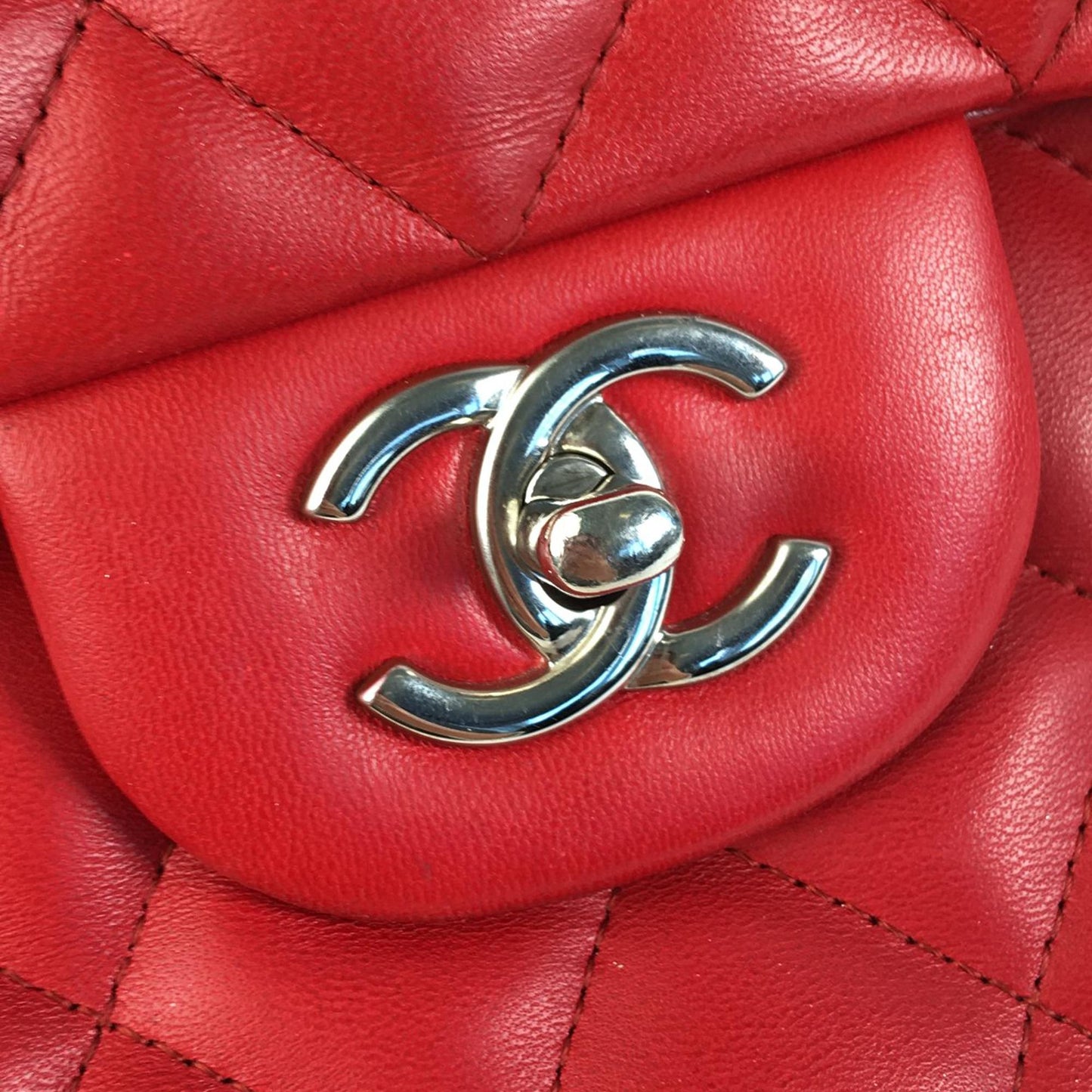 Chanel Jumbo Classic Lambskin Double Flap (SHG-430UAz)