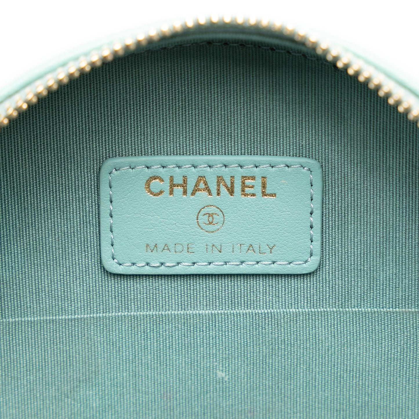 Chanel Lambskin 19 Round Clutch with Chain (SHG-wwM52A)