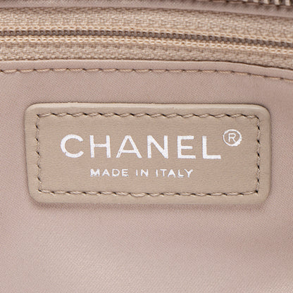 Chanel Lambskin CC Accordion Trio Zipped Tote (SHF-wYNTLe)