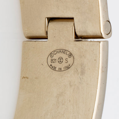 Chanel Leather CC Turnlock Narrow Cuff Bracelet (SHF-yDVGhV)