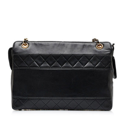 Chanel Matelasse Lambskin Chain Crossbody (SHG-gbepOg)