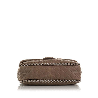 Chanel Maxi Chain Around Lambskin Single Flap Bag (SHG-D4hksv)