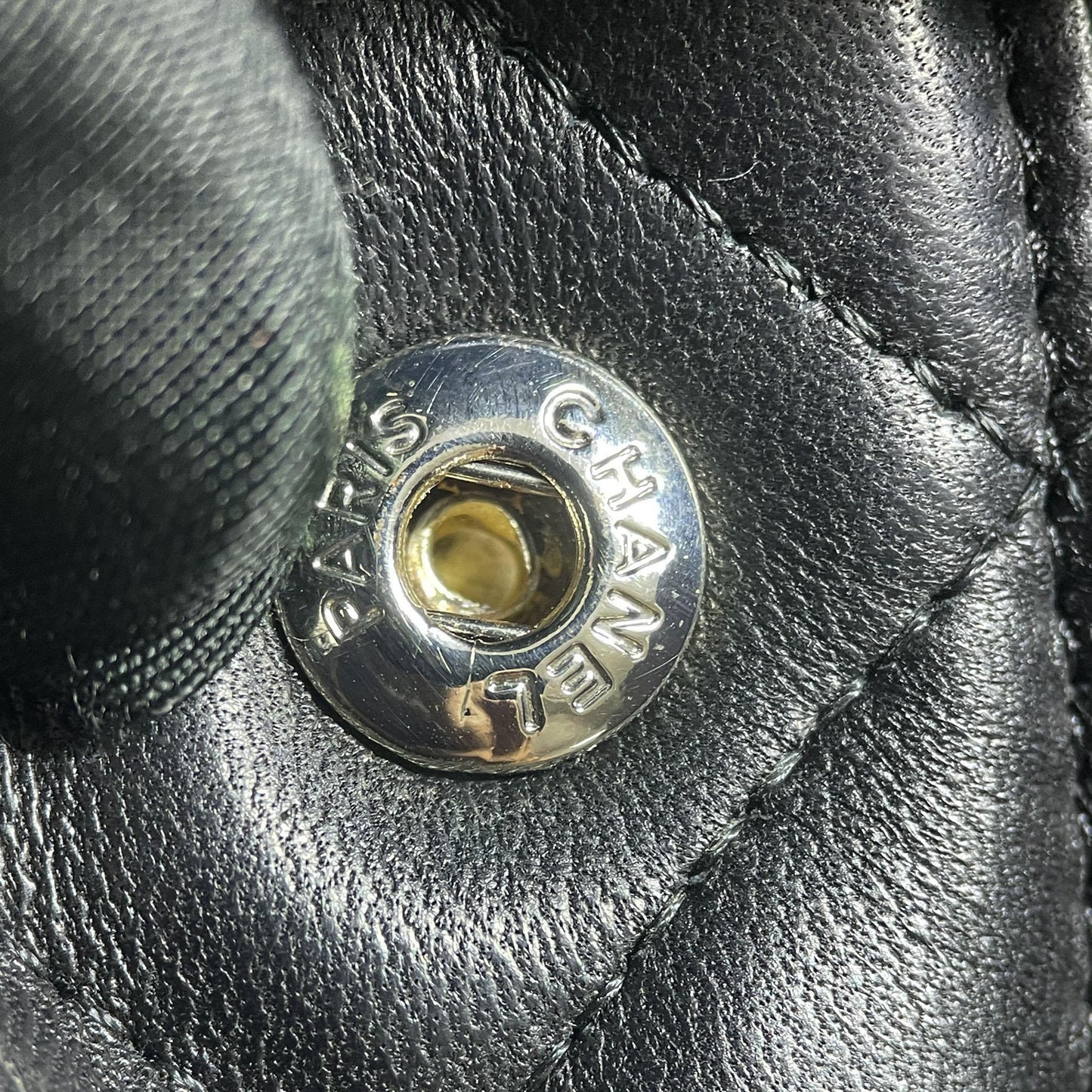 Chanel Maxi Classic Lambskin Double Flap (SHG-5E7enw)