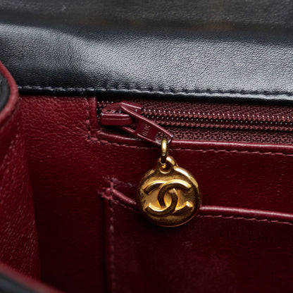 Chanel Maxi XL Classic Lambskin Single Flap (SHG-tSLYwQ)