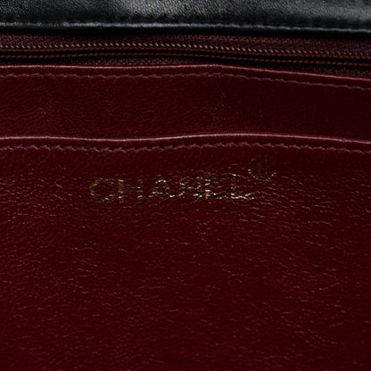 Chanel Maxi XL Classic Lambskin Single Flap (SHG-tSLYwQ)
