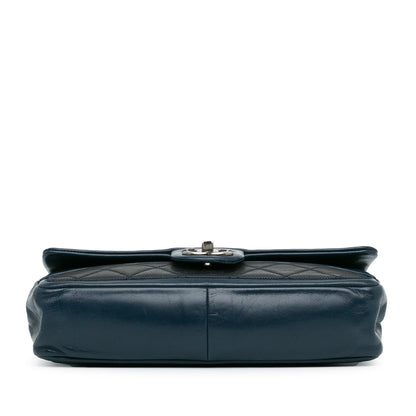 Chanel Medium Bicolor Lambskin Graphic Flap (SHG-EwBfXt)