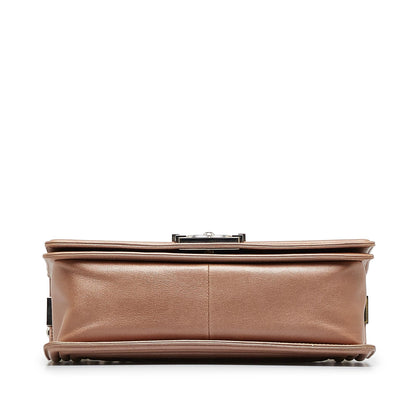 Chanel Medium Boy Flap Bag (SHG-OB0E7i)