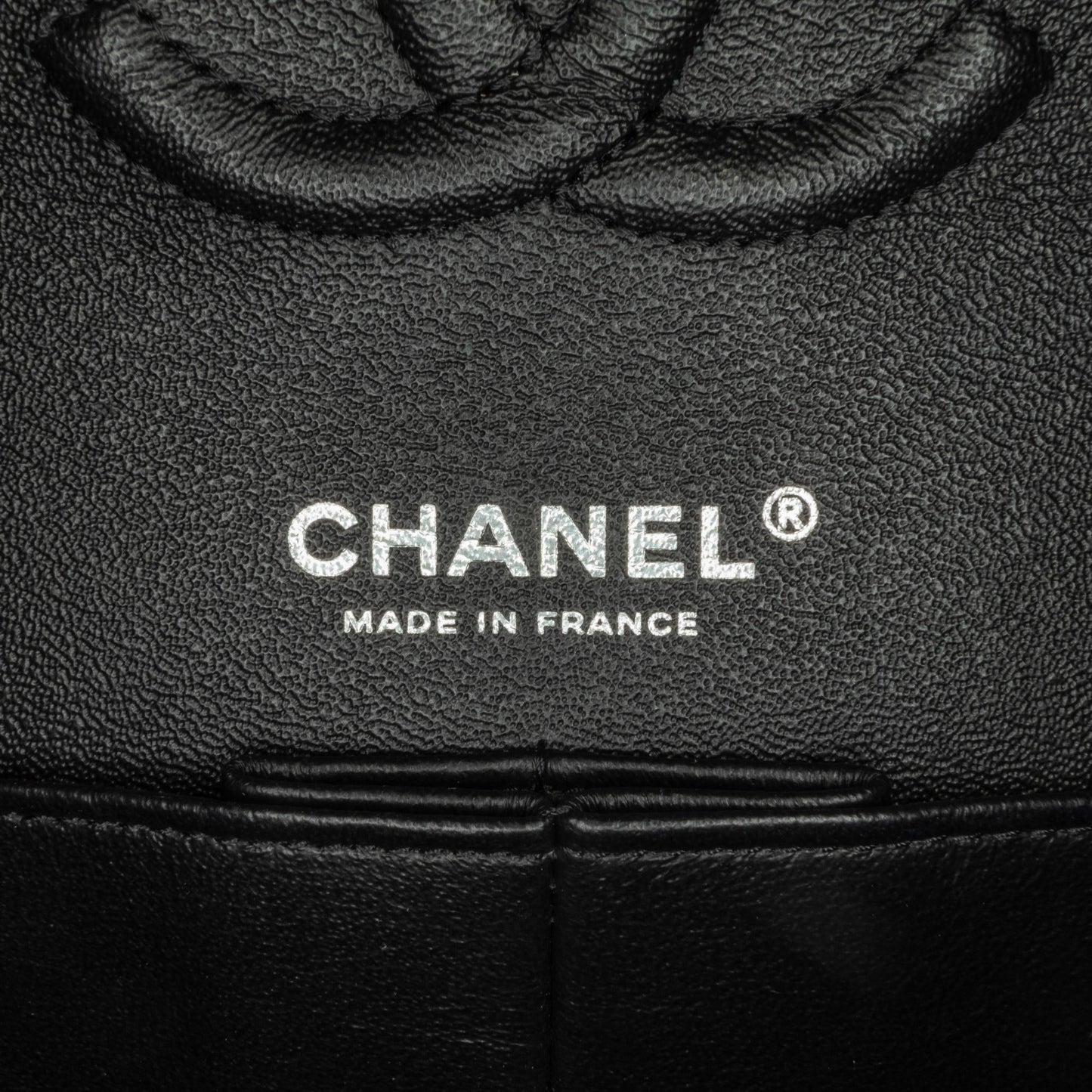 Chanel Medium Classic Chevron Patent Double Flap (SHG-Jqfuoq)