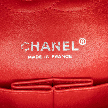 Chanel Medium Classic Lambskin Double Flap (SHG-RvTPyZ)