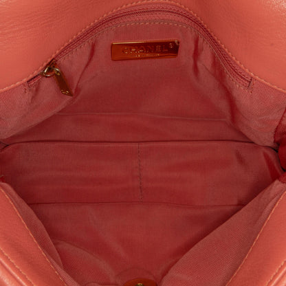 Chanel Medium Lambskin 19 Flap (SHG-3kILnI)