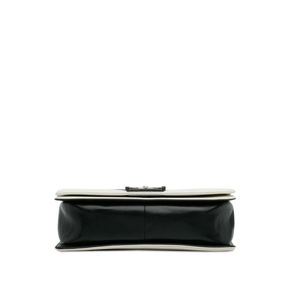 Chanel Medium Lambskin Boy Bicolor Flap Bag (SHG-MjfI80)
