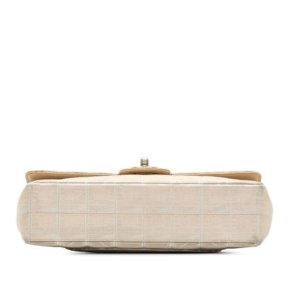 Chanel Medium New Travel Line Classic Flap Single (SHG-hou8eK)