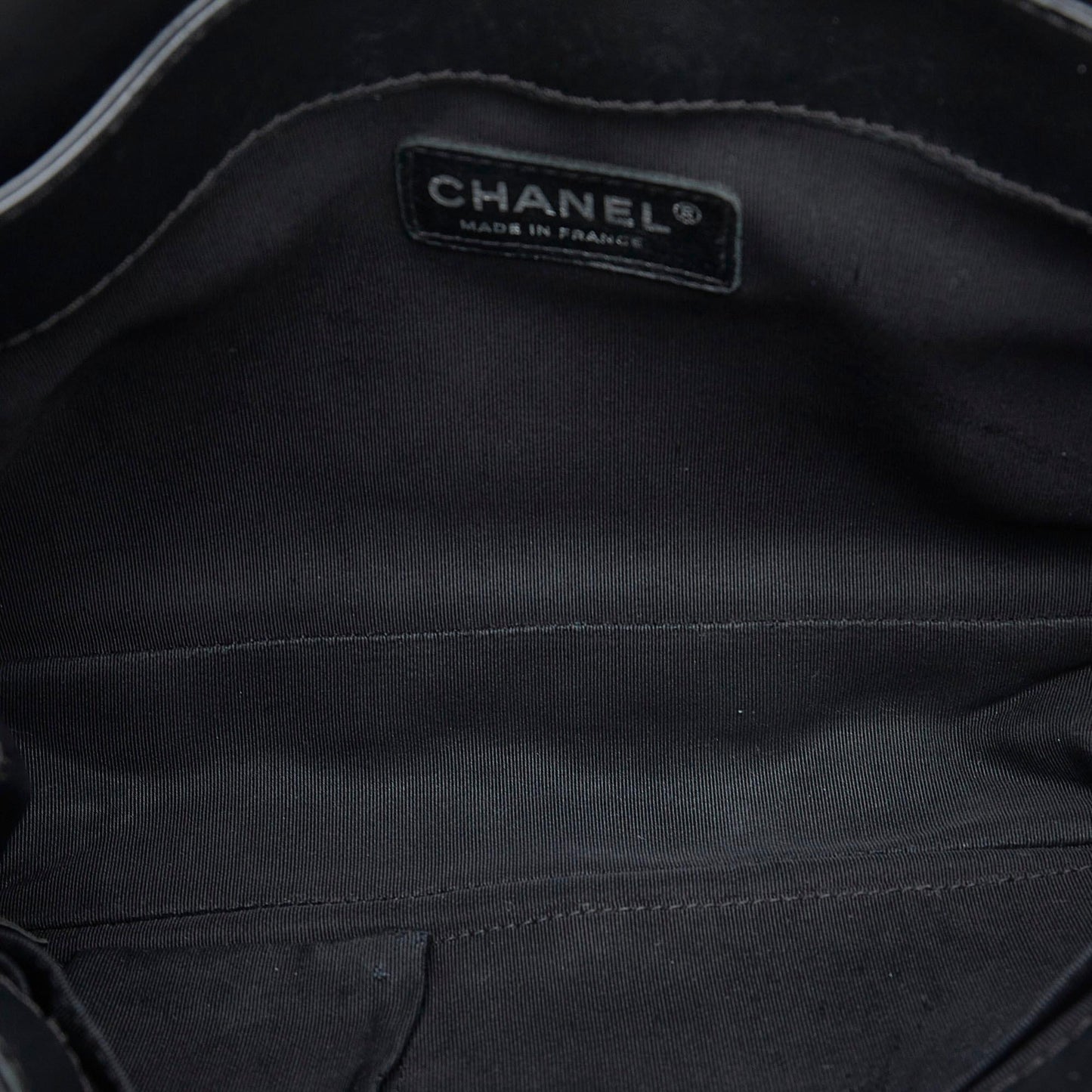 Chanel Medium Patent Reverso Boy Flap (SHG-BSgc9J)
