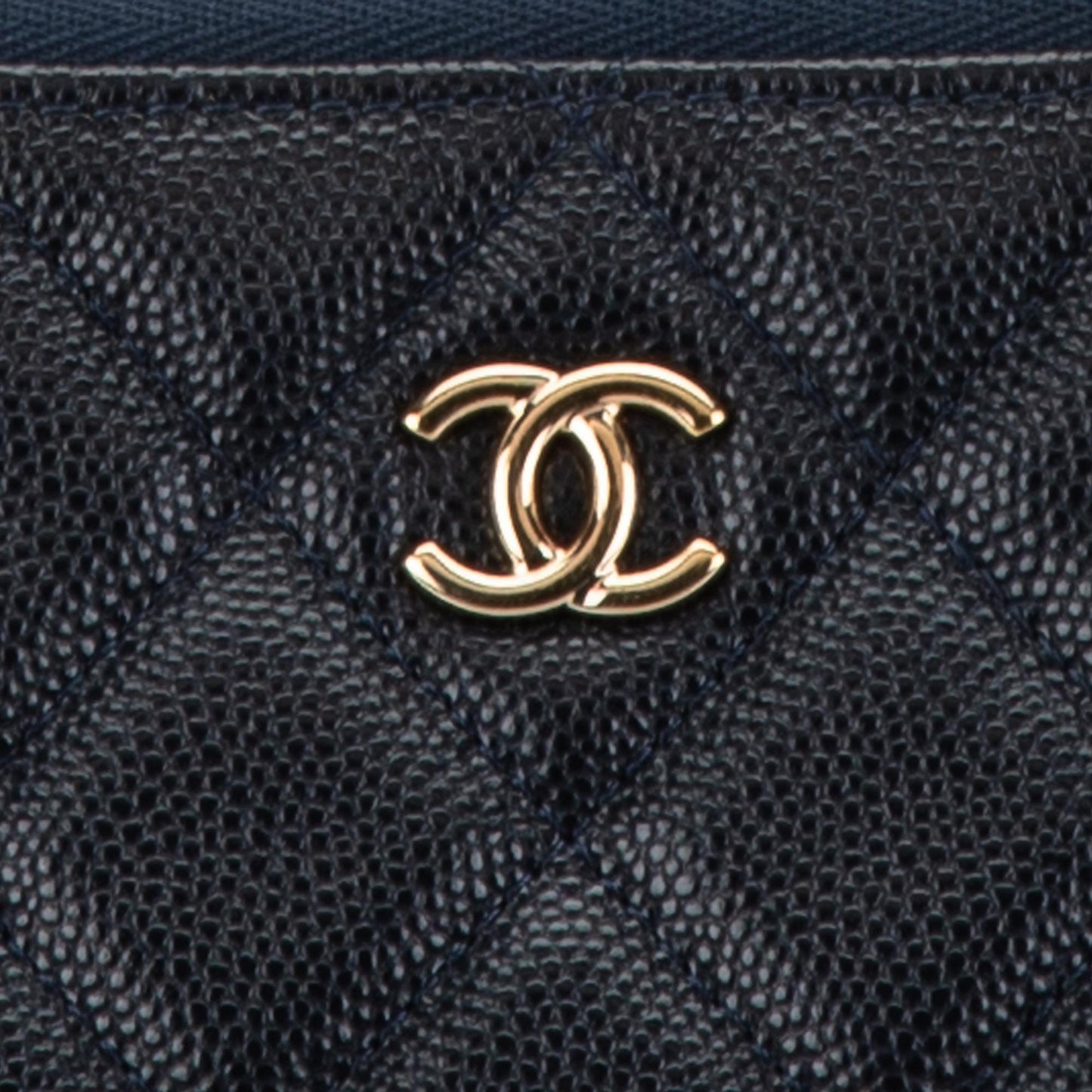 Chanel Medium Quilted Caviar O Case Clutch (SHG-bgRUQW)