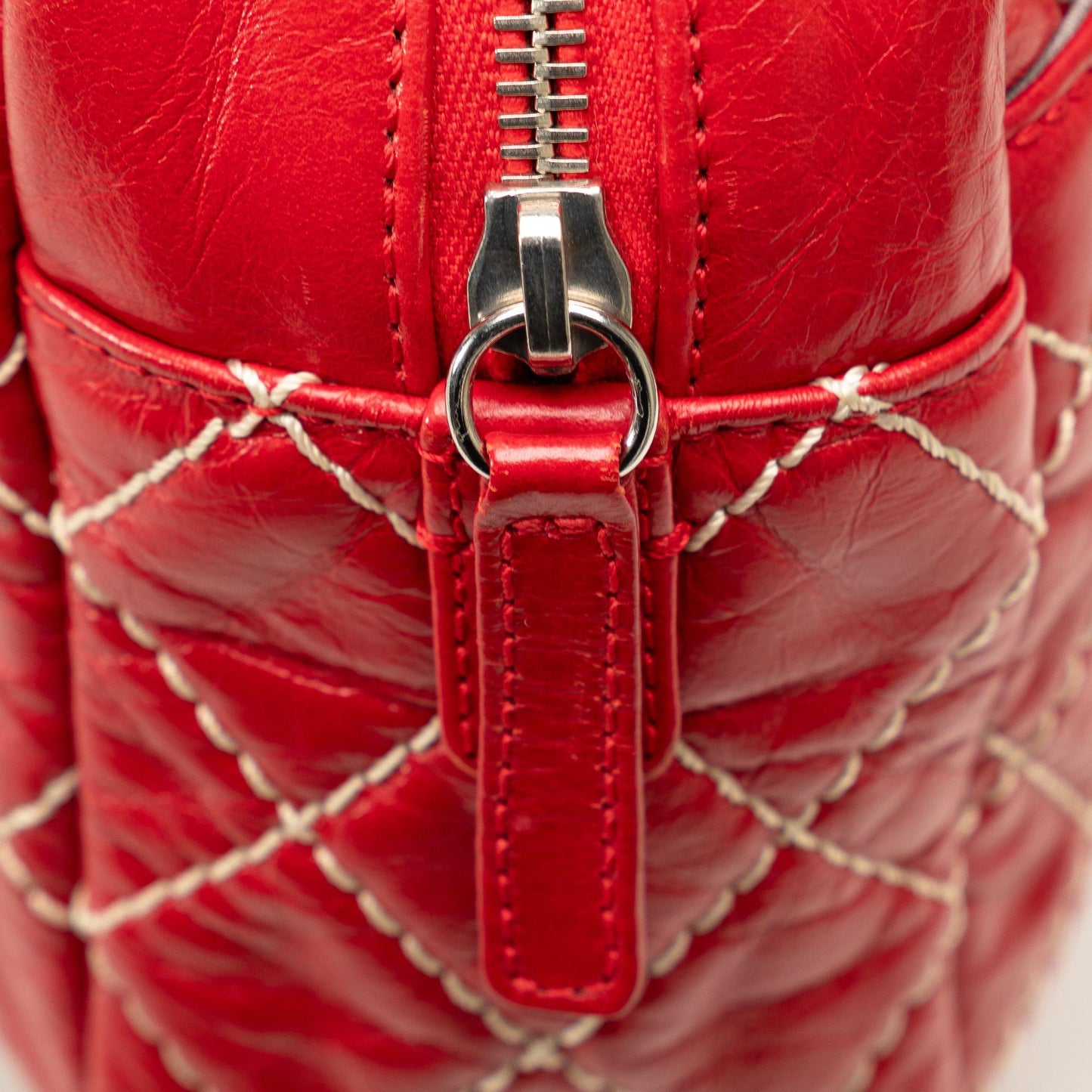 Chanel Medium Quilted Reissue Camera Bag (SHG-kPyxIN)