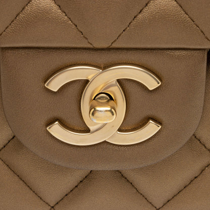 Chanel Metallic Lambskin Classic Maxi Double Flap Bag (SHF-kjT4fr)
