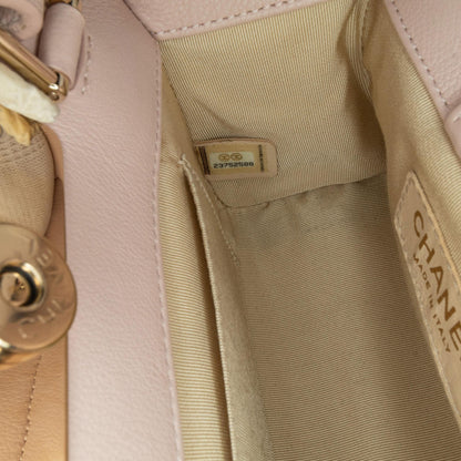 Chanel Mini Calfskin Label Click Shopping Tote (SHG-2qUZVI)