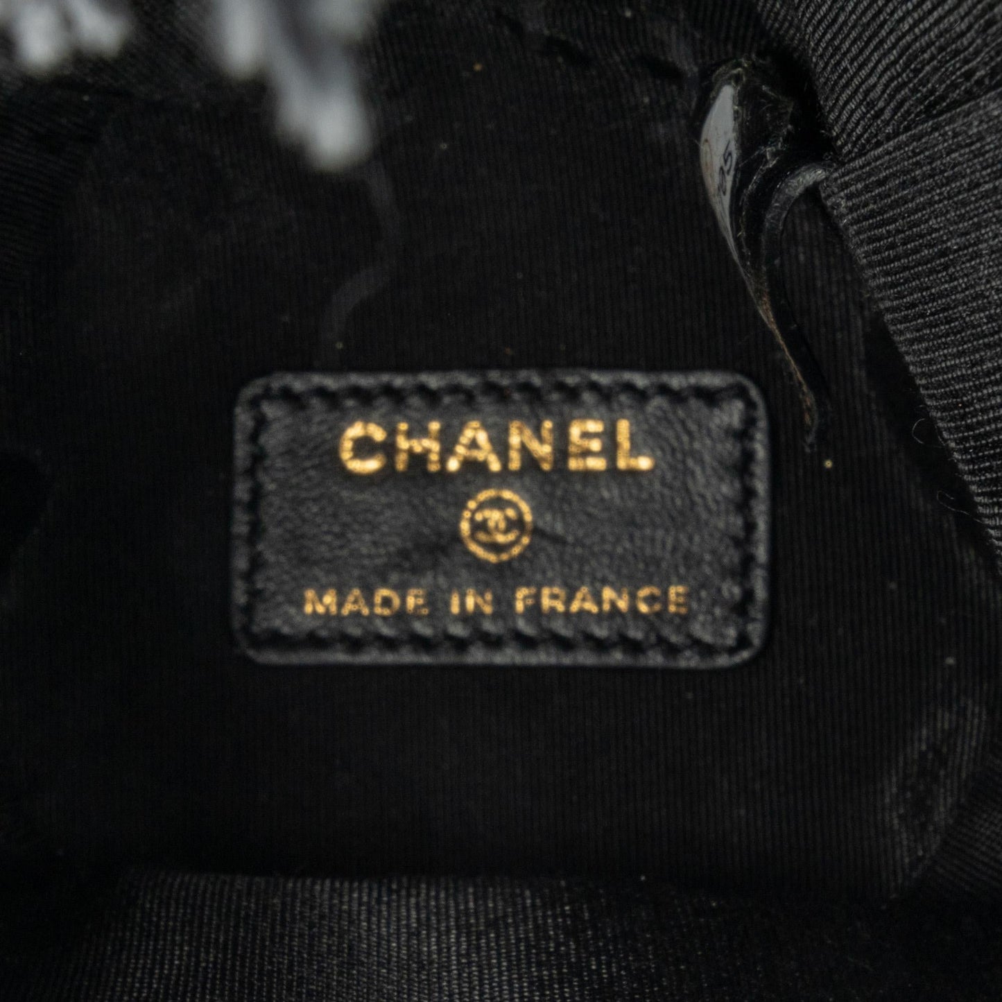 Chanel Mini Denim Mood Bucket with Chain (SHG-lXV8UG)