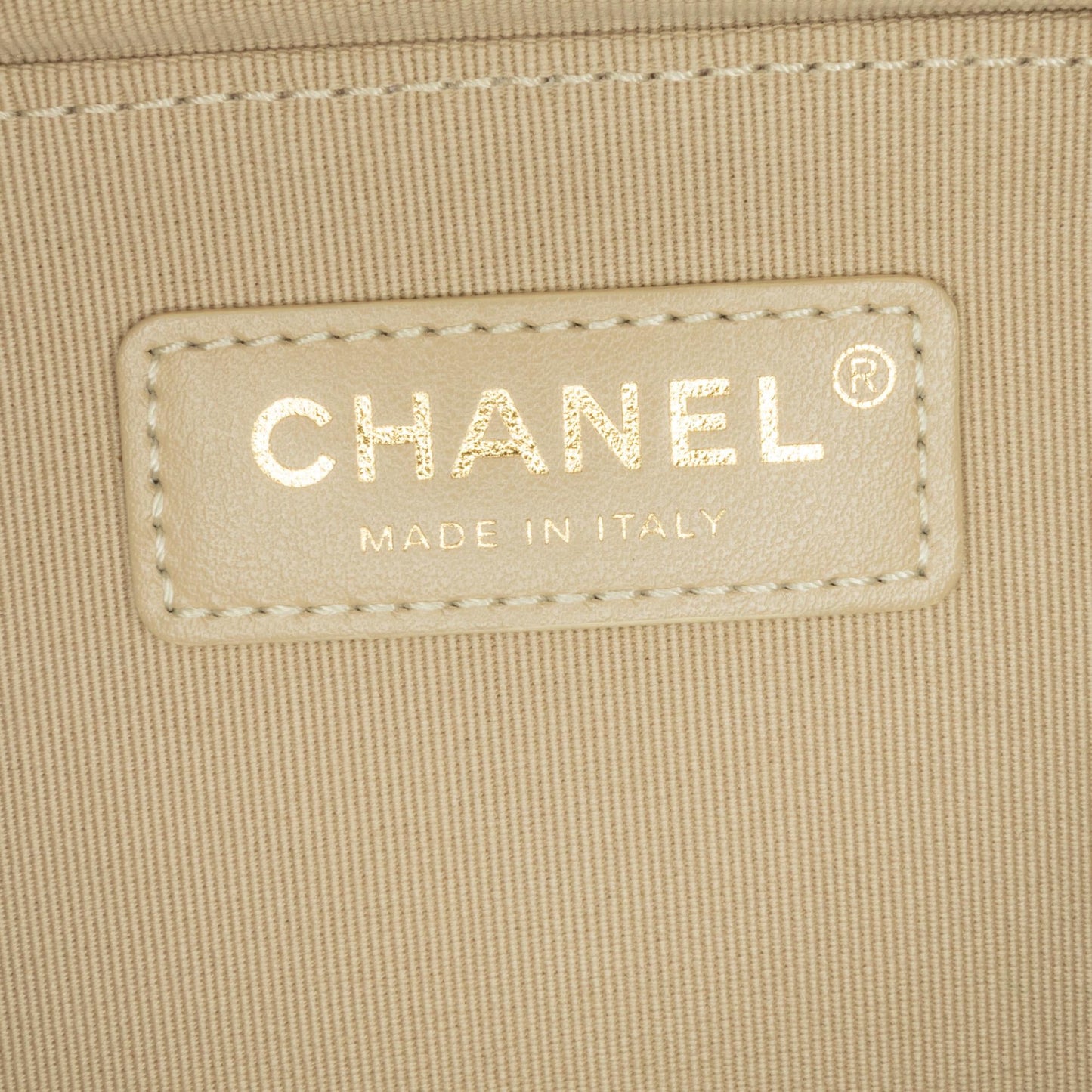 Chanel Mini Metallic Lambskin Like a Wallet Flap Bag (SHG-ZFjRuZ)