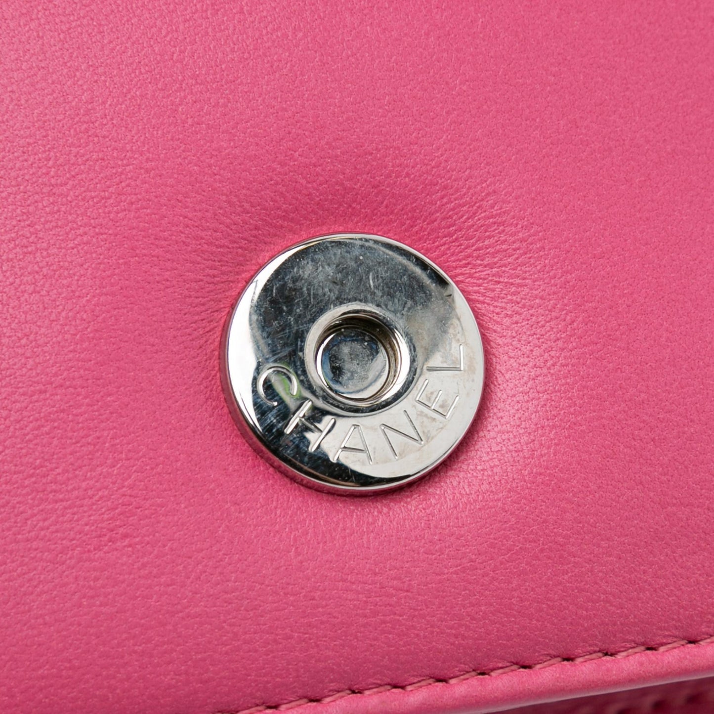 Chanel Mini Ombre Plexiglass and Patent Boy Brick Flap (SHG-ekVGPs)