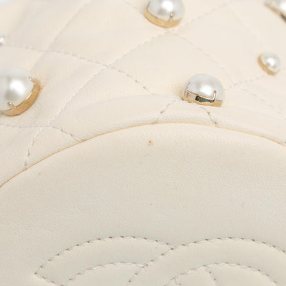 Chanel Mini Quilted Lambskin About Pearls Drawstring Bucket Bag (SHG-KIu1EB)