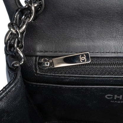 Chanel Mini Square Classic Patent Single Flap (SHG-MhyuAt)