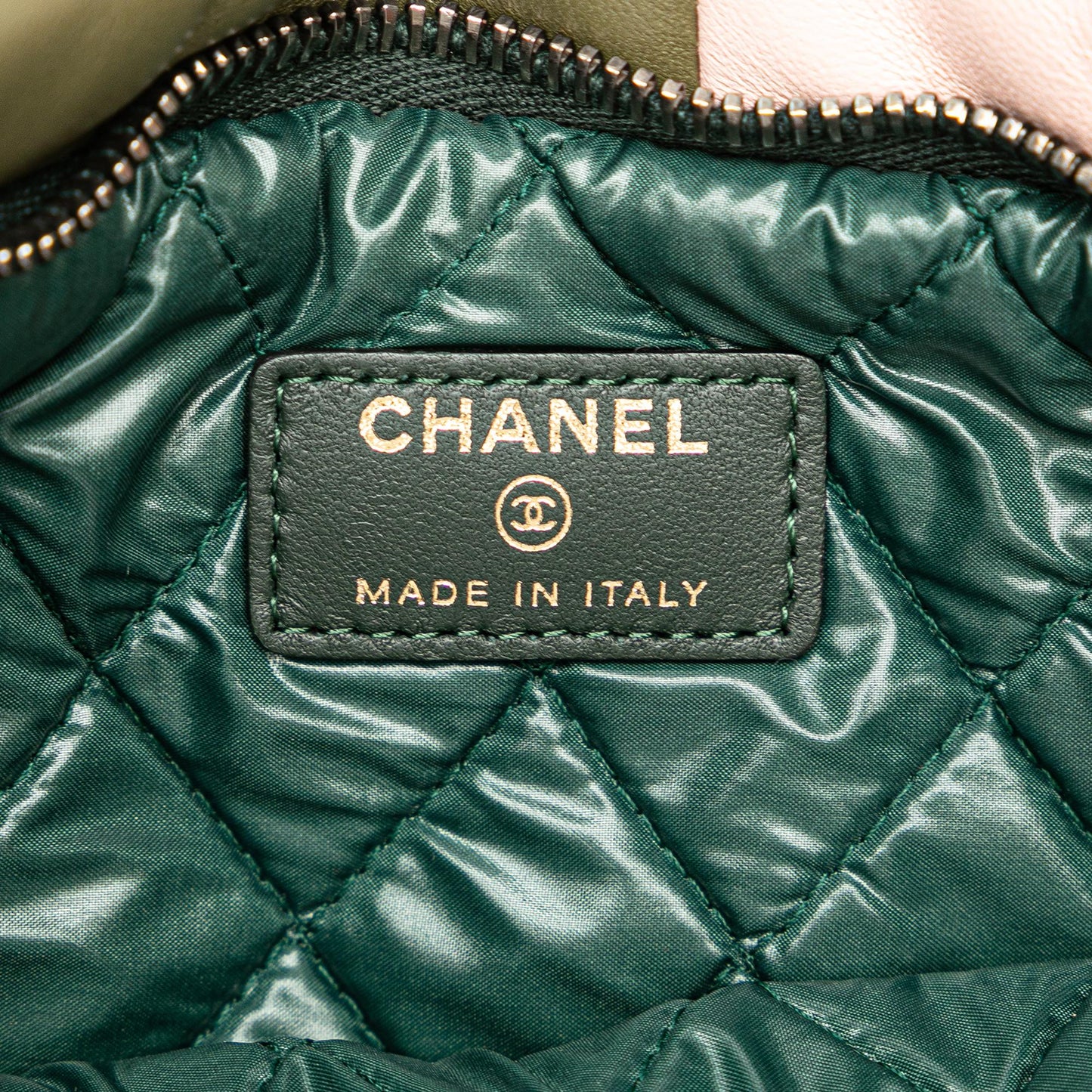 Chanel Multicolor Quilted Patchwork Pouch (SHG-oCFnuX)