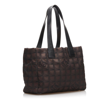 Chanel New Travel Line Handbag (SHG-cYPGJh)