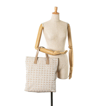 Chanel New Travel Line Tote (SHG-ewYGlz)