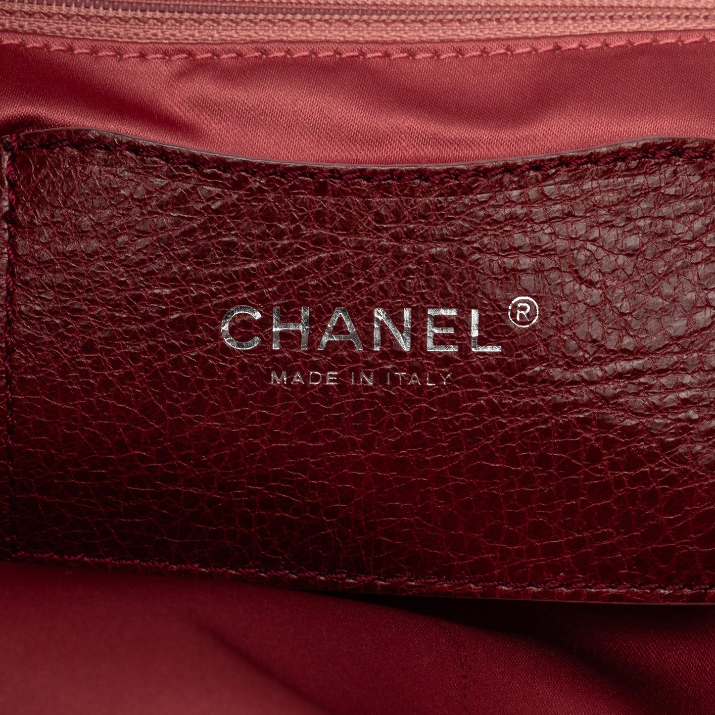 Chanel On The Road (SHG-JPQgx7)