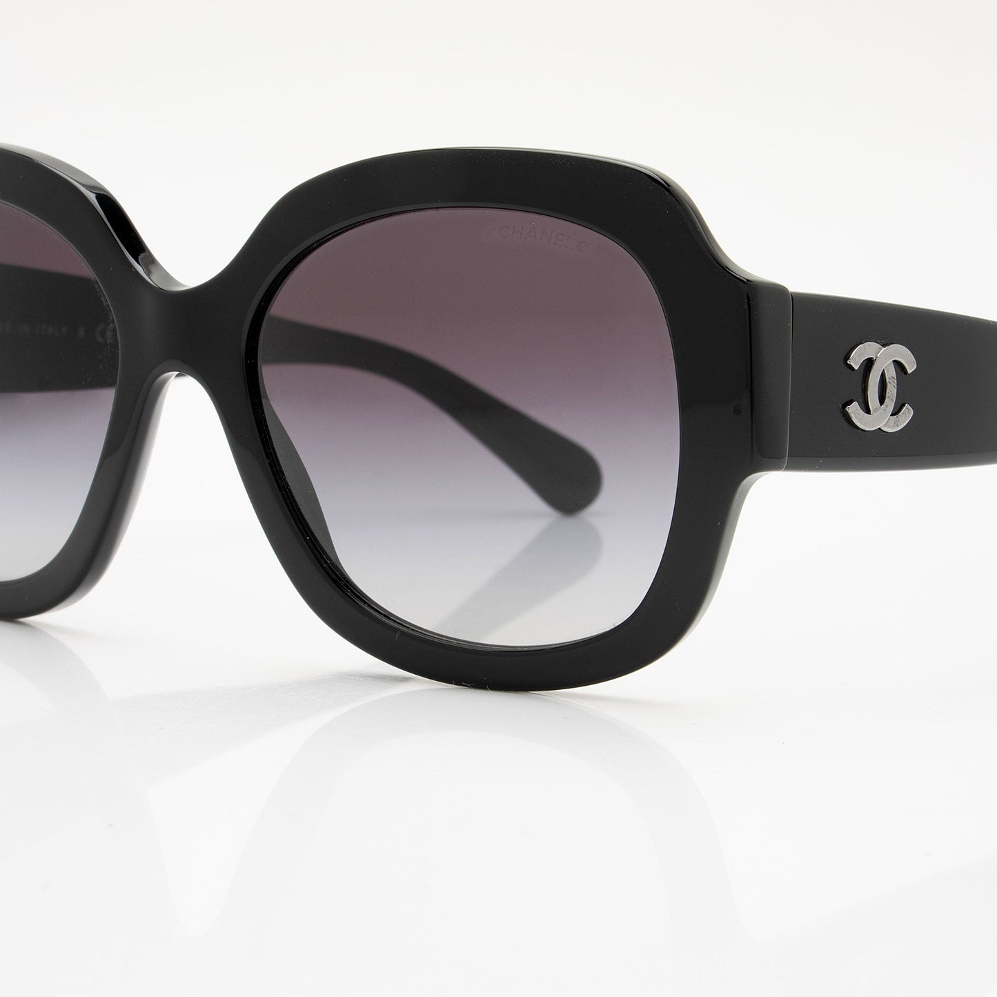 Chanel CC Oversized Butterfly Sunglasses (SHF-hJMNQo)