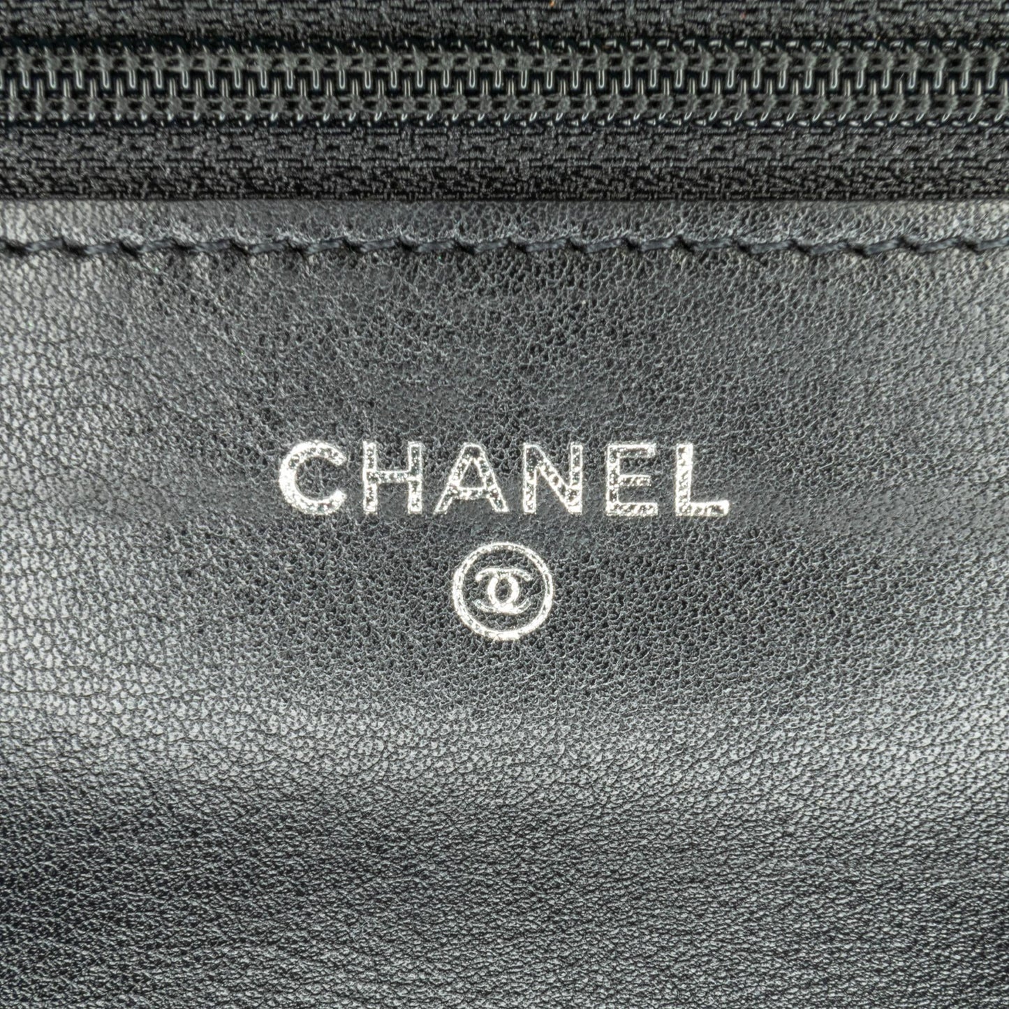 Chanel Patent Camellia Wallet On Chain (SHG-s5zcX3)