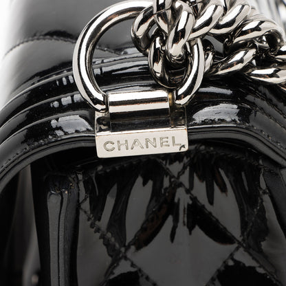 Chanel Patent Leather Chevron New Medium Boy Bag (SHF-jPhBdY)