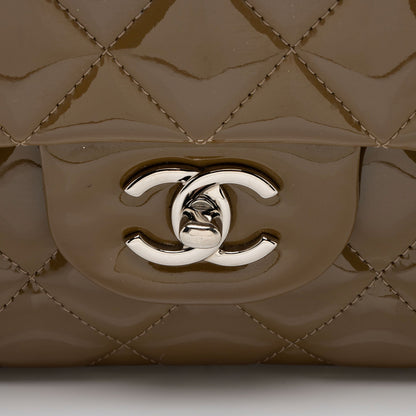 Chanel Patent Leather Classic Jumbo Double Flap Bag (SHF-jE6UCt)