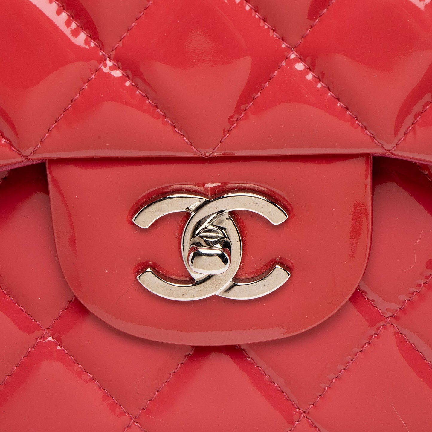 Chanel Patent Leather Classic Jumbo Double Flap Bag (SHF-2aeN2O)