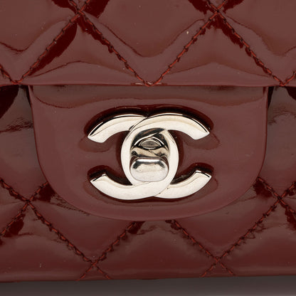 Chanel Patent Leather Classic Medium Double Flap Bag (SHF-BwsnL1)