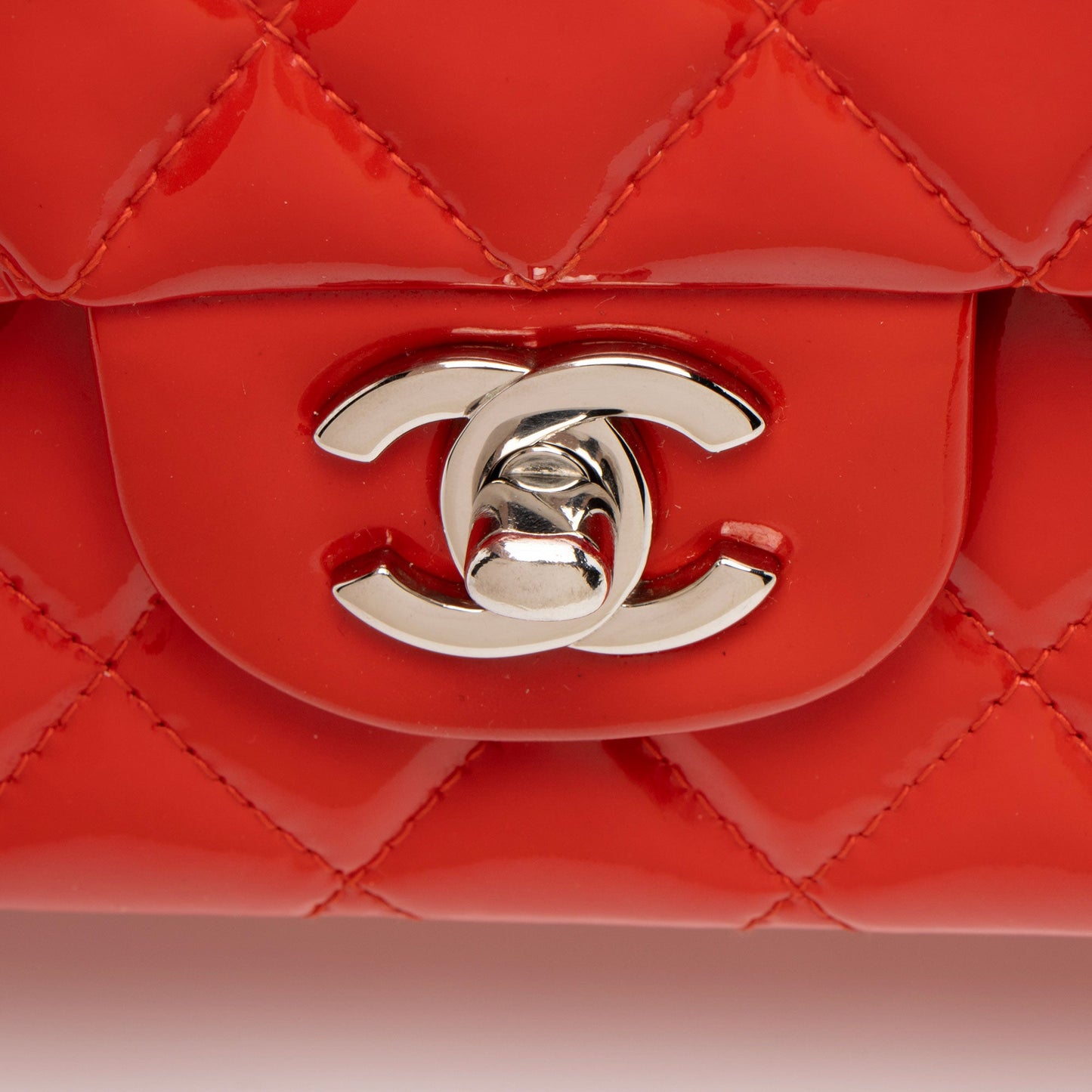 Chanel Patent Leather Classic Medium Double Flap Bag (SHF-N0PJ3H)