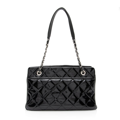 Chanel Patent Leather Timeless CC Chain Small Tote (SHF-xHTHtp)